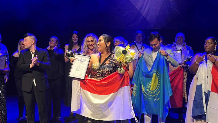 Hebat! Monica Nike Asal Indonesia Juara Kompetisi Karaoke se-Dunia